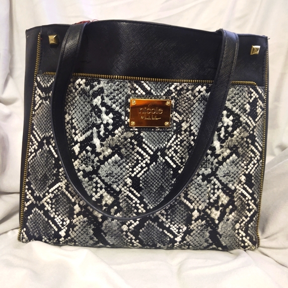 Tote - Picture 1 of 3